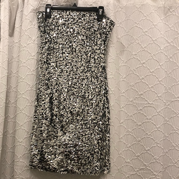 🌟🪩New Years Or Holiday Dress🌟 Super FUN Off Strapless Dress, Size Small - Picture 4 of 9